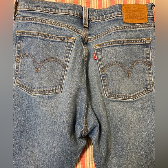 Levi’s Original Wedgie Icon Fit 100% cotton Med wash sz W28. - Picture 2 of 3